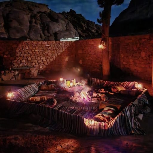 Campement pour la nuit sur le mont Moïse